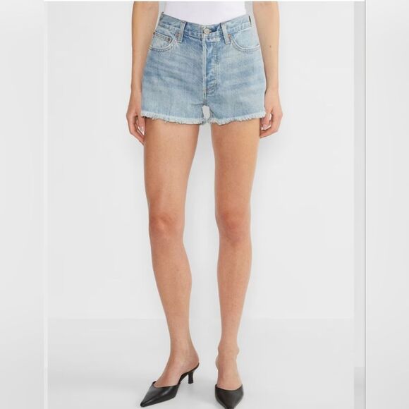 Aritzia Denim Forum Women's  The Ex Boyfriend Denim Short Light Wash Size 26 EUC - Picture 3 of 16